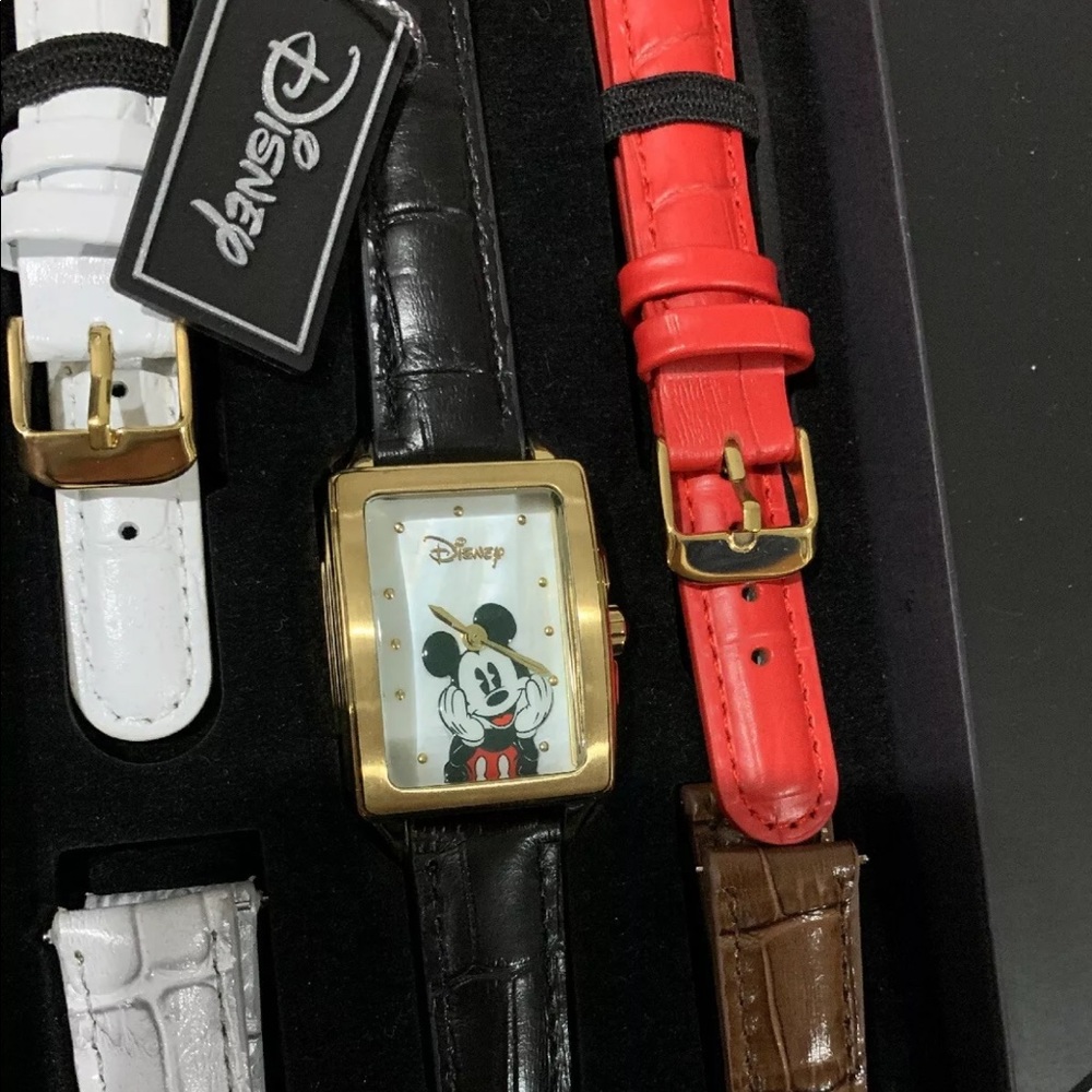 New Disney Mickey Mouse watch w/ 5 leather bands